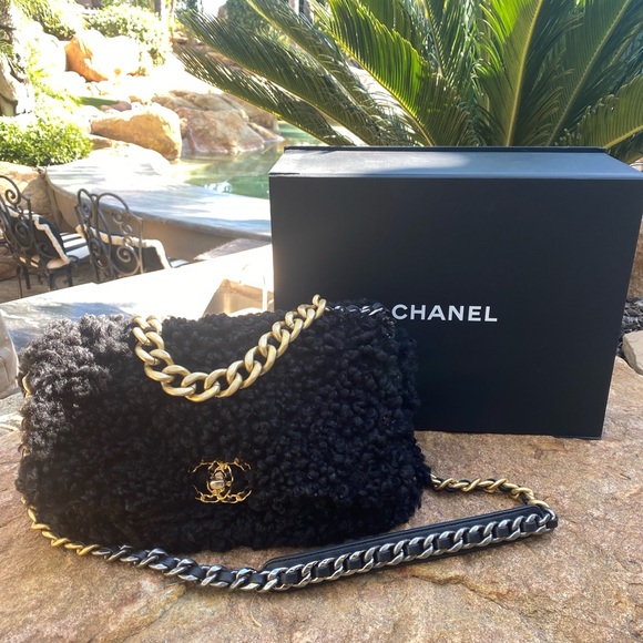 🖤 Rare Sherpa/ shearling authentic CHANEL 19 chain large bag / purse 🖤 - Picture 4 of 17